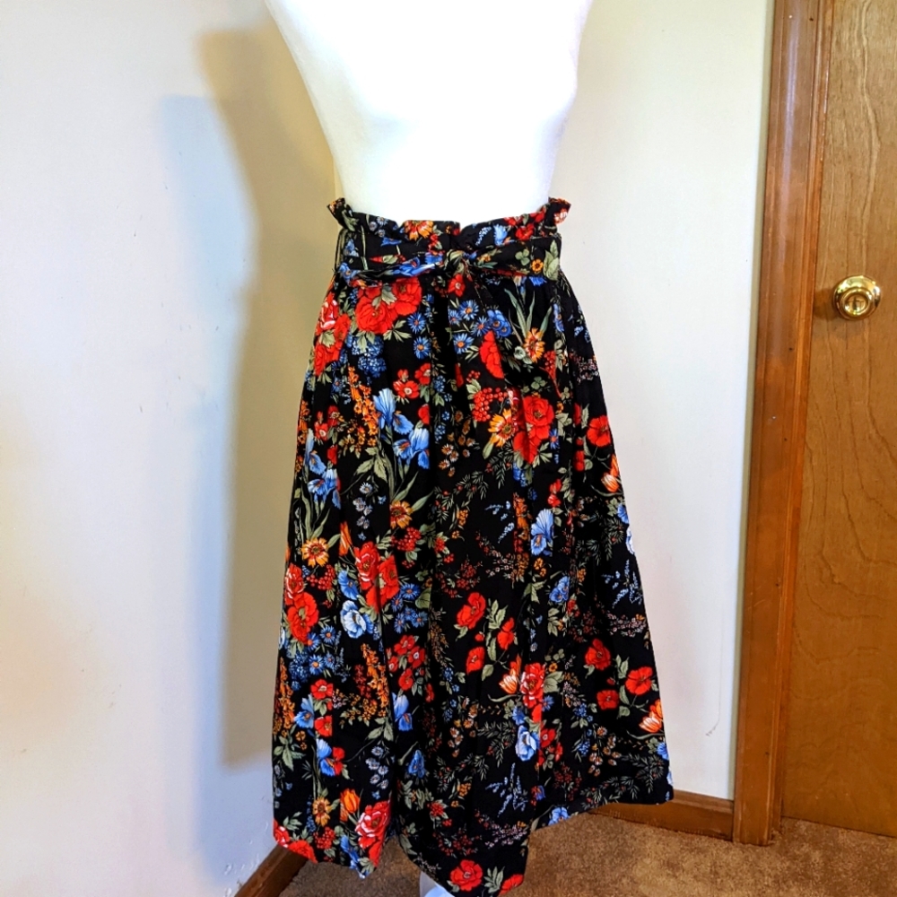 Floral Midi Fit & Flare Skirt (✨POCKETS✨)